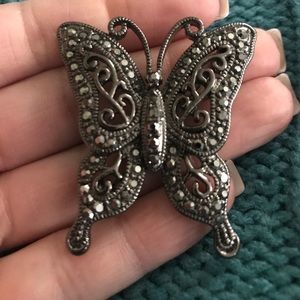 Butterfly pin